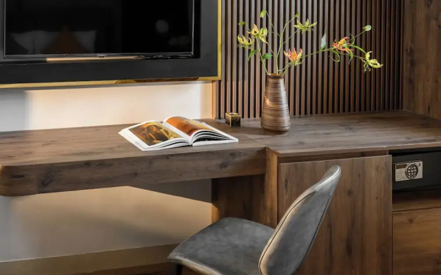 Acnos Hotel