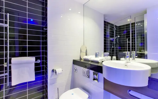 Holiday Inn Express Marseille Airport by IHG