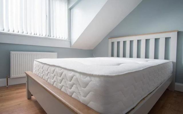 Derry Hostel & Guest House
