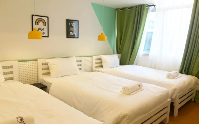 Folk Poshtel Asok