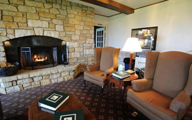 Red Maple Inn