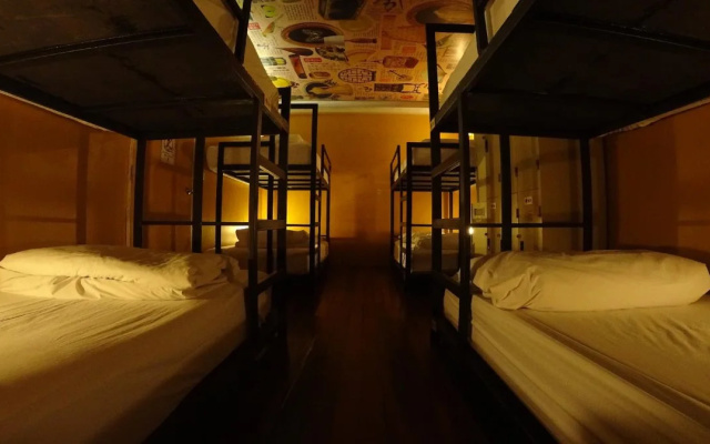 Ai Phuket Hostel & Cafe