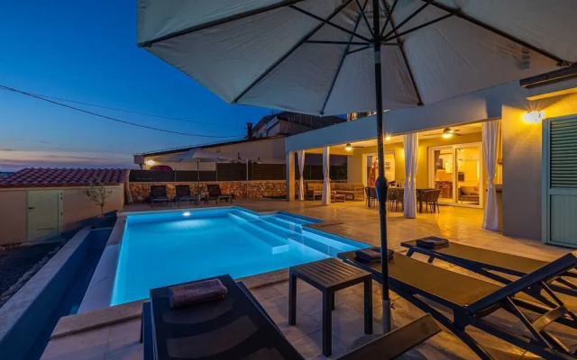Villa Beachfront With 4 Bedrooms and 3 5 Bathrooms
