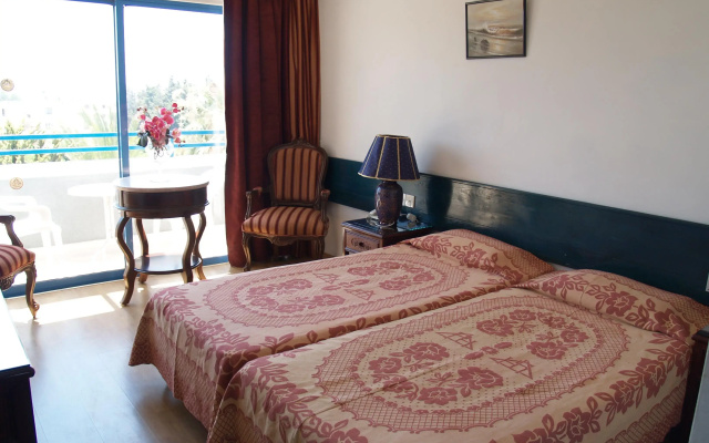 Paphiessa Hotel & Apartments