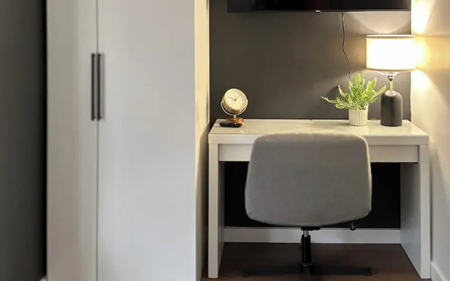 DTW Suites