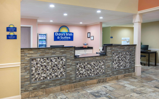 Days Inn & Suites by Wyndham Florence/Jackson Area