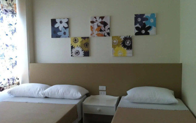 Myras Family Inn