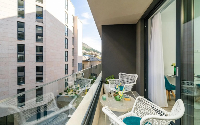 Downtown MaritA207