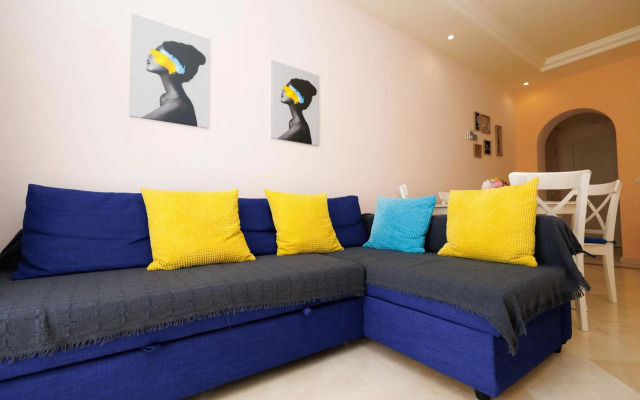 Two-room apartment in Elviria NEAR THE BEACH with parking