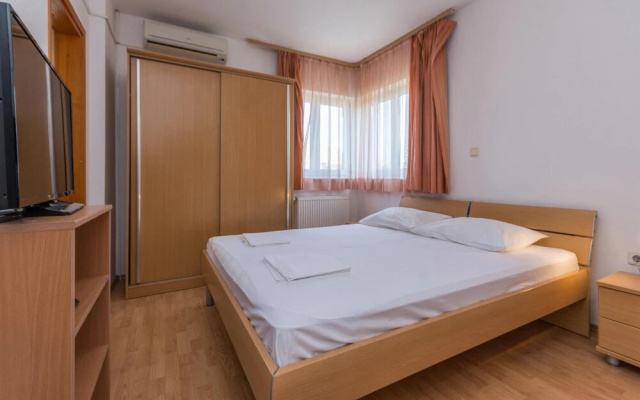 Amazing Apartment in Pakostane With Wifi