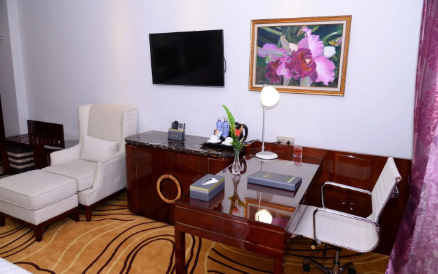 Royal Hinthar Hotel