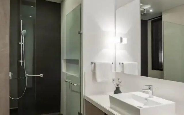 w Bright 1BR w View in El Nogal