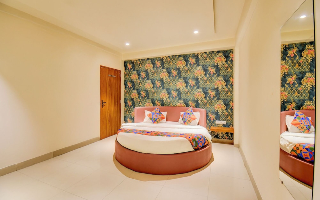 Fabhotel Relax Inn Executive