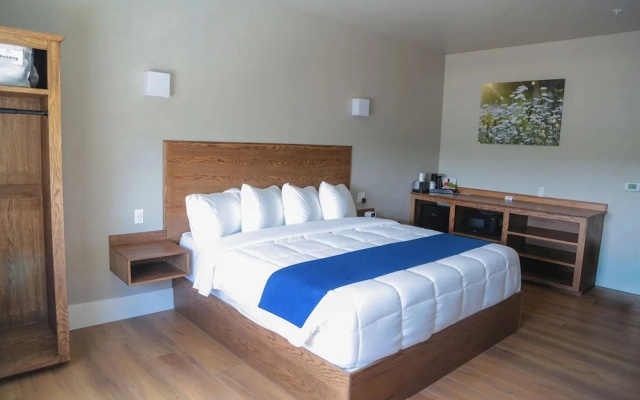 Splash Canyon Hotel