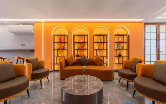 Roman Holiday Inn (Shantou Small Park)