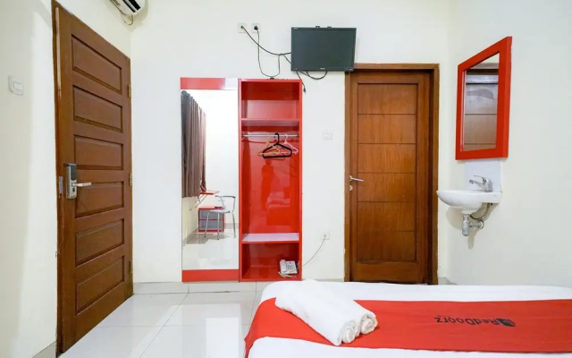 RedDoorz @ Buah Batu 5
