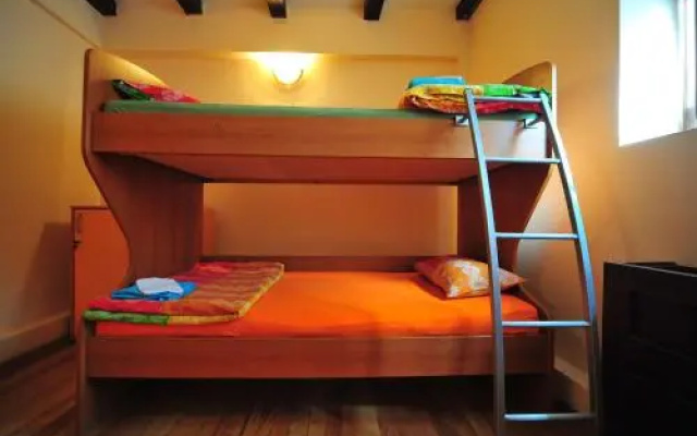 Hostel Bed n Beer