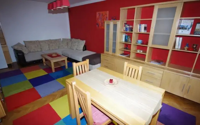 Happy Home Apartment