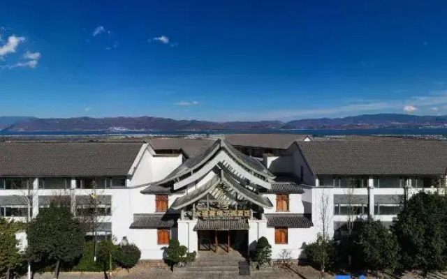 Dali Luchun Garden Hotel