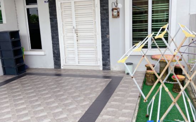Niana Homestay Melaka - near town
