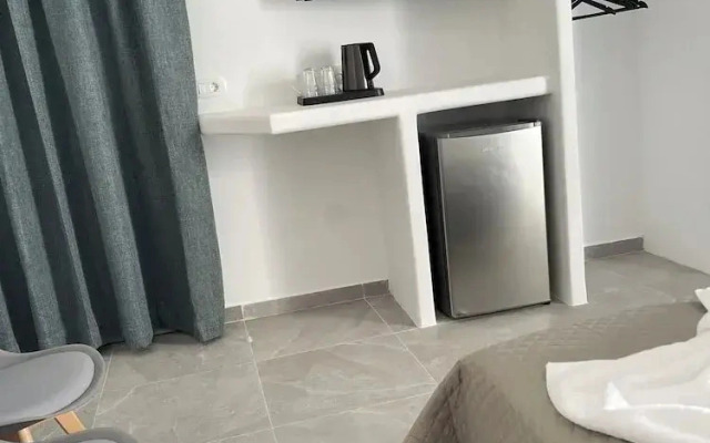 Tarelis Beach Apartments & Studios