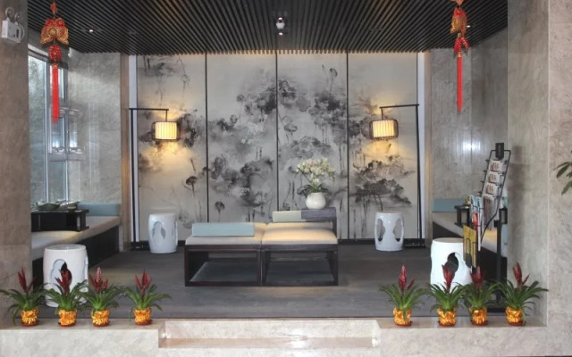 Maritime Hotel (Zhengzhou Century Amusement Park Zhongyuan Tower)