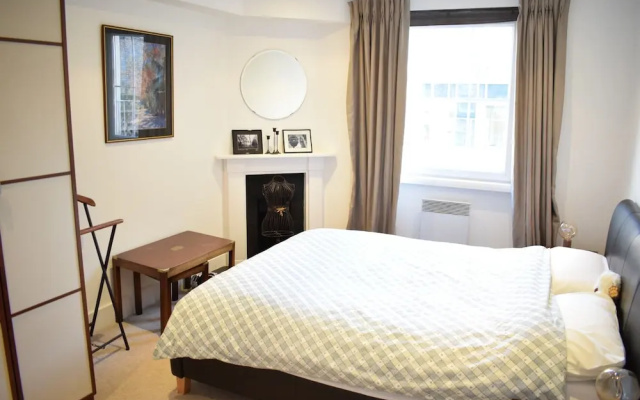 2 Bedroom Mayfair Apartment Near Hyde Park