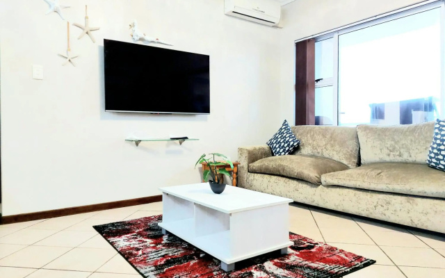 Beachside 3 bed apartment with stunning seaviews