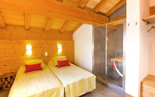 Luxury Chalet, Near the ski Slopes, With Fireplace, Sauna, Jacuzzi and Internet Access