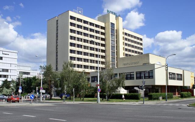 Hotel ILF вид на фасад
