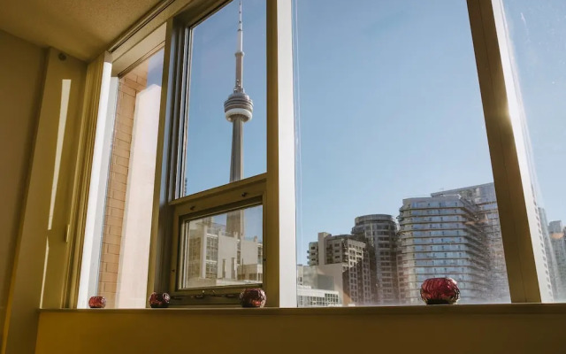 Applewood Suites - 2 Bdrm King West