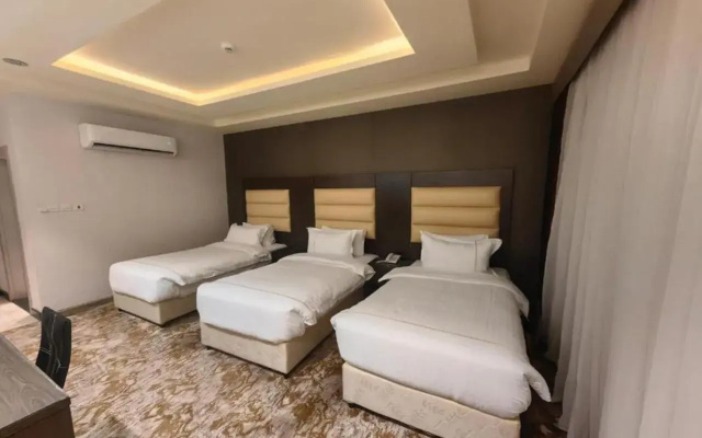 Dan Pelatinum Hotel