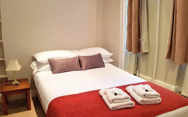 Classic 2 Bedroom Flat Gloucester St