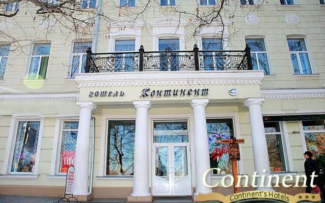 Гостиница Континент вид на фасад