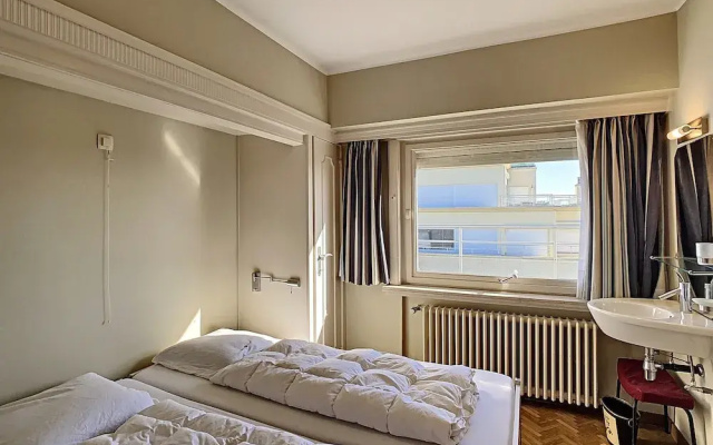 Apartment in Duinbergen With Sea Views