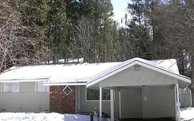 RedAwning June Way Holiday home 1