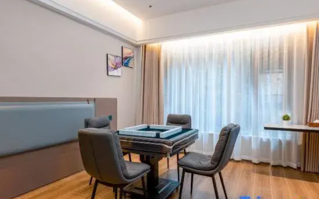 LouHu Hotel (Anshun College Anshun Louhu Ecological Park)