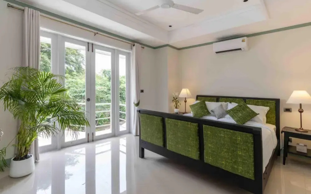 4Bed PoolVillaSteps from the Beach KBR34