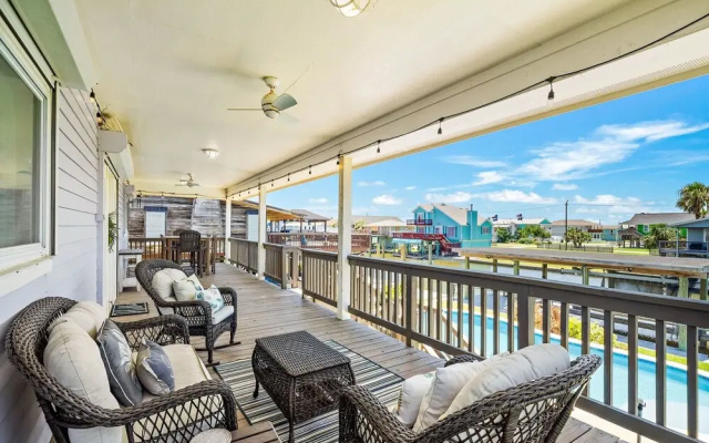 Purple Pelican Paradise by Ryson Vacation Rentals