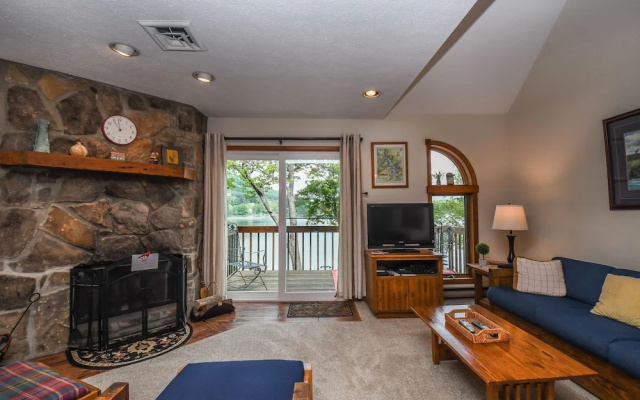 Hartwood Village 3 Bedroom Townhome #05