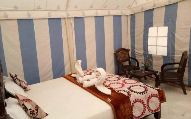 Oasis Camp Sam