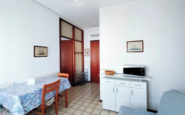 Comfy Flat With Pool and Balcony