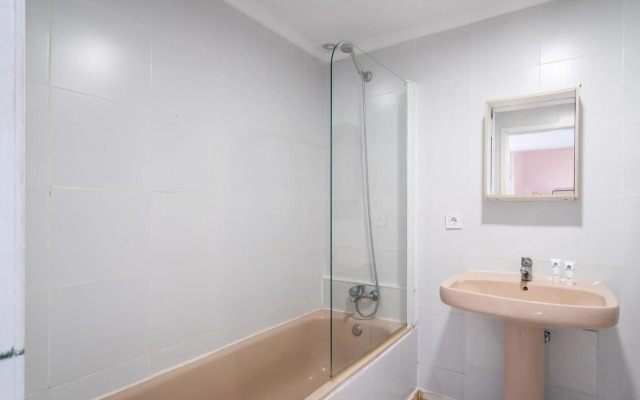 Large Flat w/ Terrace | Ace Location @ Aliados