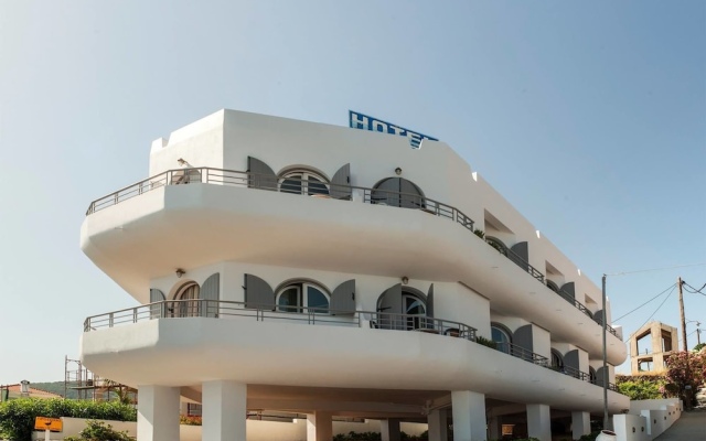 Отель Nontas Hotel Греция, Агистри - отзывы, цены и фото номеров - забронировать отель Nontas Hotel онлайн вид на фасад