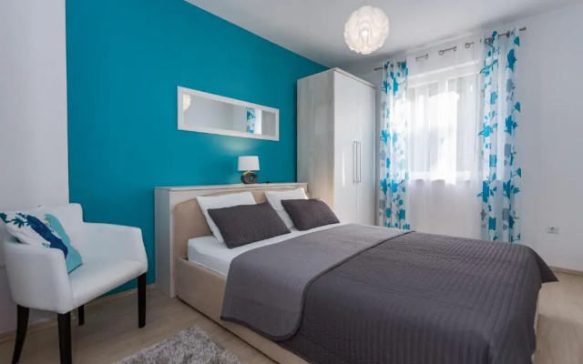 Apartment Petar - 50m from sea