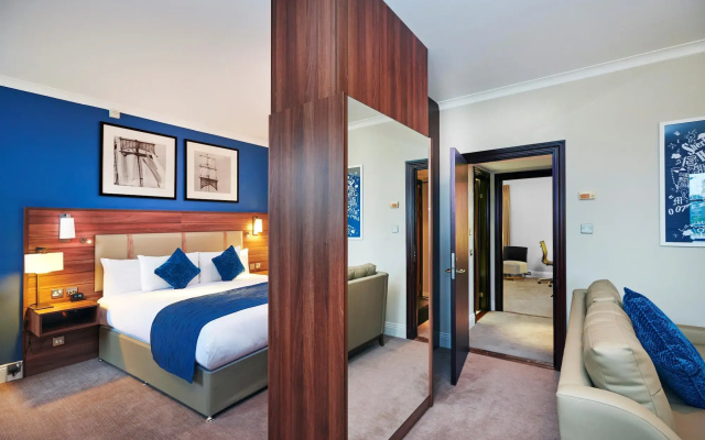 Отель a&o London Docklands Riverside