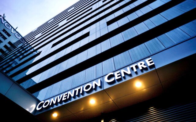 Отель Novotel Amsterdam City вид на фасад