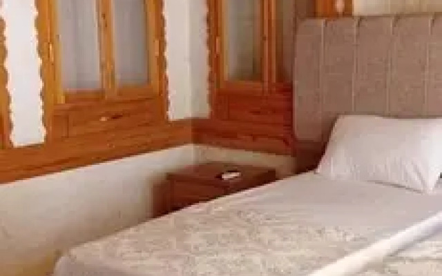 Toprak Hotel