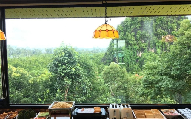 Heaven Hill Resort