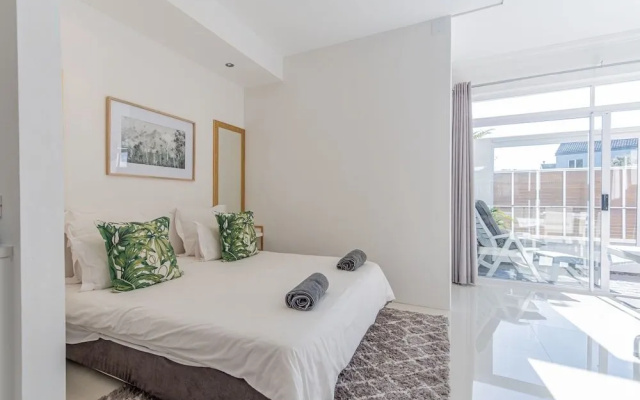 Greenways Beach House